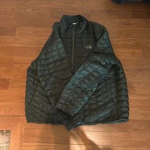 Men’s north face light weight puffer size XXL